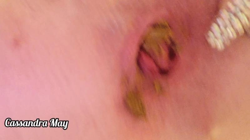 Bathtub Shit and Piss 14 ( Dirty Rosebud) CassandraMay - (2021/4k/Scatshop)