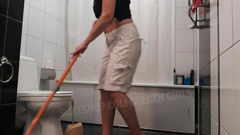 Crap while cleaning Svetlana - (2021/FullHD/Scatshop)