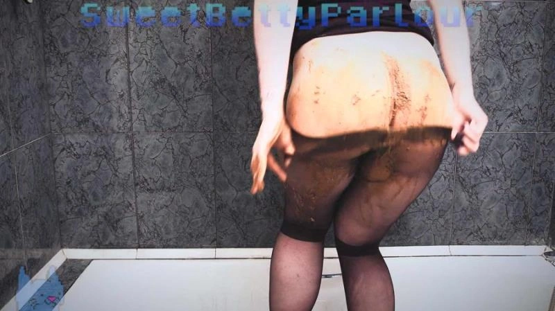 Shit and Piss after Hard Work DirtyBetty - (2021/FullHD/Scatshop)