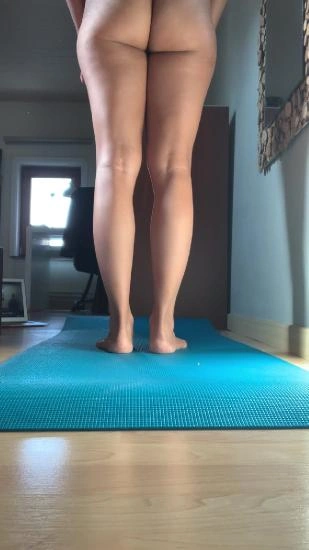 Morning yoga with kinkycat (2021/UltraHD/2K)