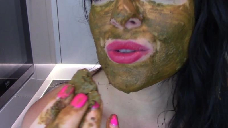 Pretty Little Face Smeared With Shit (2021/FullHD)