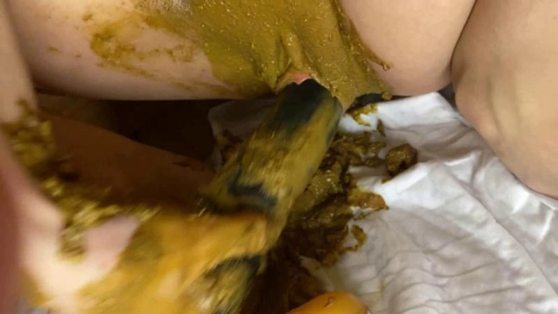 Dirty Fisting Pussy Smeared In Shit with P00gir Big Dildo (2025/FullHD)