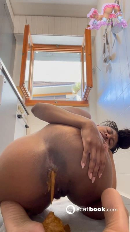 I hadnt shitted in 2 days got it all over my foot P1 (2025/SD)