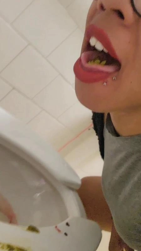 UniElla Public bathroom solo play DaddyUni21 - (2025/SD)