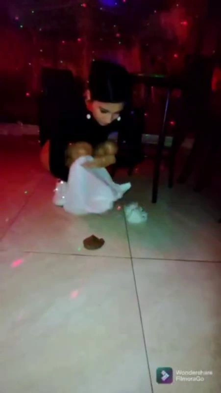 shitting in disco lauracoliin - (2025/SD)