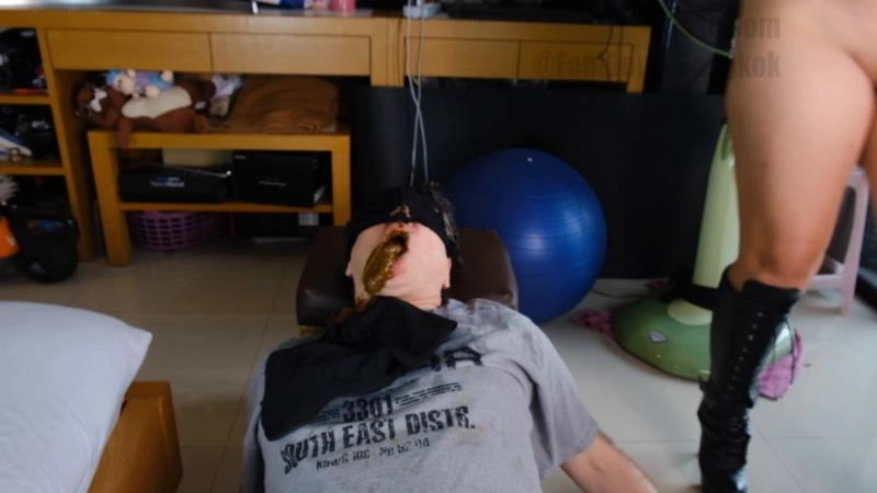 TOILET MISTRESS WAEL - Panic!!! Shit Feeding and Surprise Ball Busting (2025/FullHD)