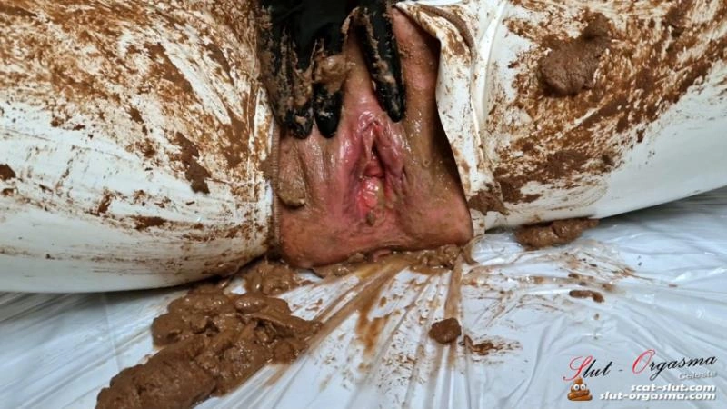 Scat Slut-Orgasma Celeste extreme scat play in white rubber catsuit and ... (2025/FullHD)