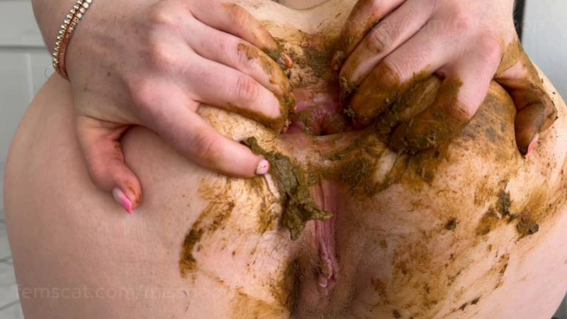 A stranger I met in the naturist area of Cap d'Agde MissPoop - (2025/2K)