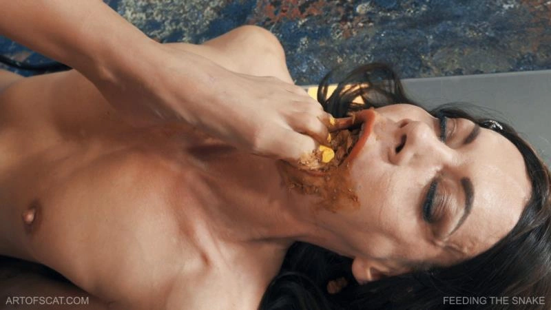 FEEDING THE SNAKE P1 Queensnake - (2026/FullHD)