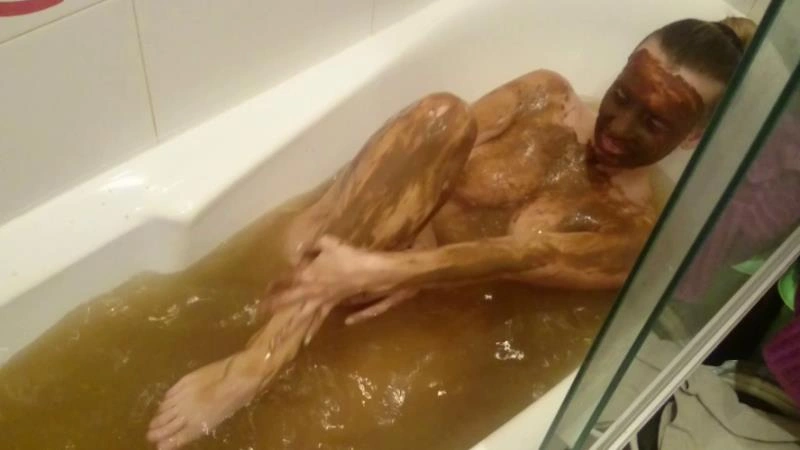 Bathing in Shit Water and Smearing P2. P1 Brown Wife - (2026/FullHD)