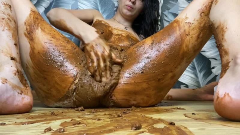 diarrhea with watermelon seeds in diapers and smearing the body with diapers PooGirl - (2026/FullHD)