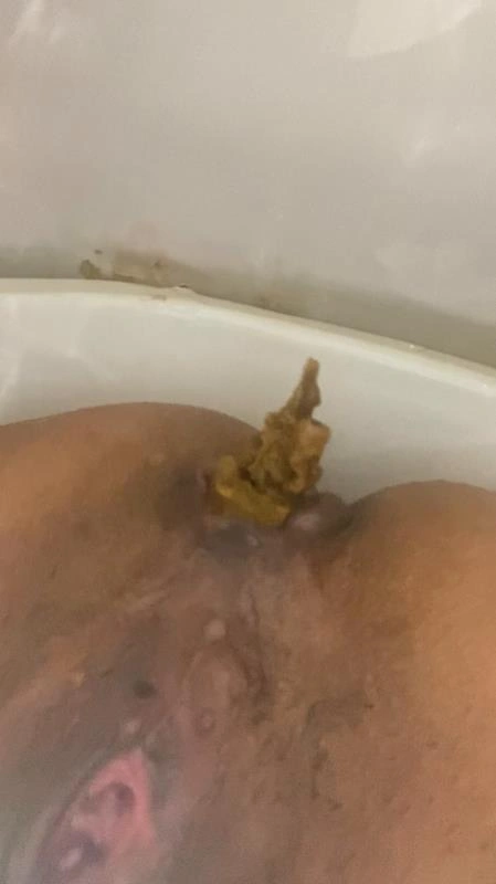 IN PAJAMAS AND SHITTING IN CLOSEUP ANOOK84 - (2026/SD)
