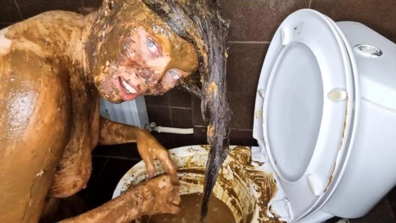 DINNER IN AN ABANDONED RESTAURANT OR SHIT 5 WITH 17 PILES OF SHI Scatlina - (2026/FullHD)