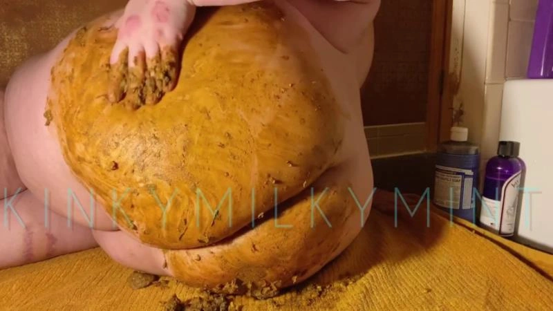 Huge Ass Covered in Shit KinkyMilkyMint - (2026/HD)